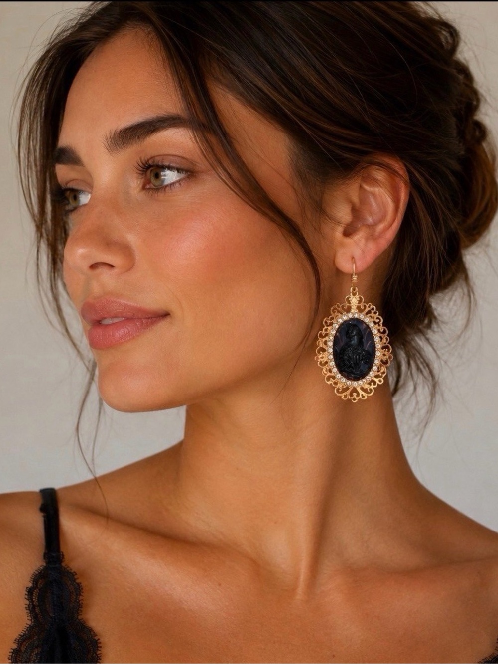 Betsey Johnson Gold Tone Black Cat Cameo Drop Earrings Crystal Accents NWT
